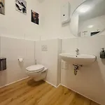 Apartment Emilbnb In Der Monheimer Strasse Monheim am Rhein