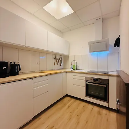 Emilbnb In Der Monheimer Strasse *