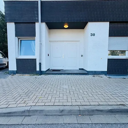 Apartment Emilbnb In Der Monheimer Strasse