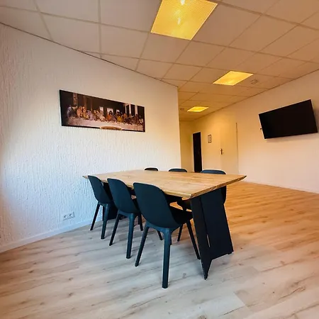 Emilbnb In Der Monheimer Strasse * Monheim am Rhein