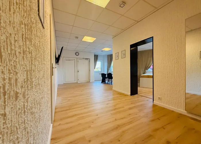 Emilbnb In Der Monheimer Strasse * Monheim am Rhein