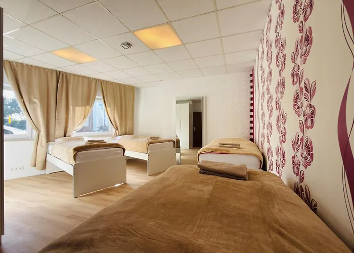 Emilbnb In Der Monheimer Strasse *