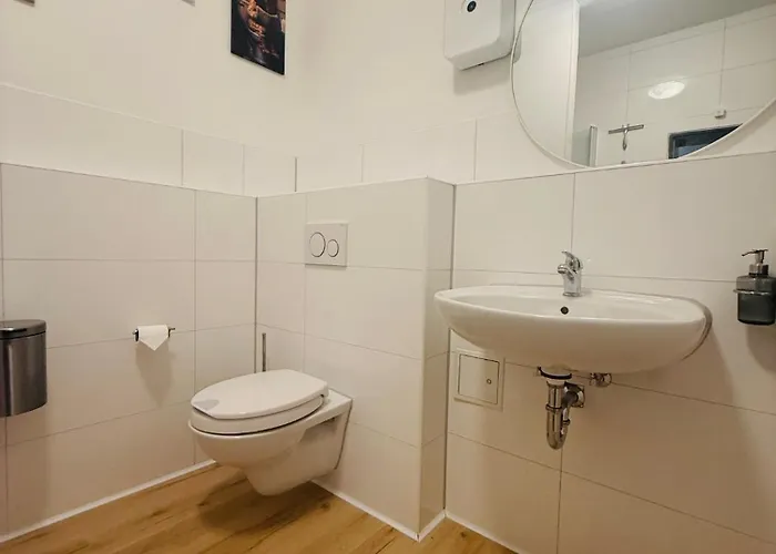 Daire Emilbnb In Der Monheimer Strasse Monheim am Rhein